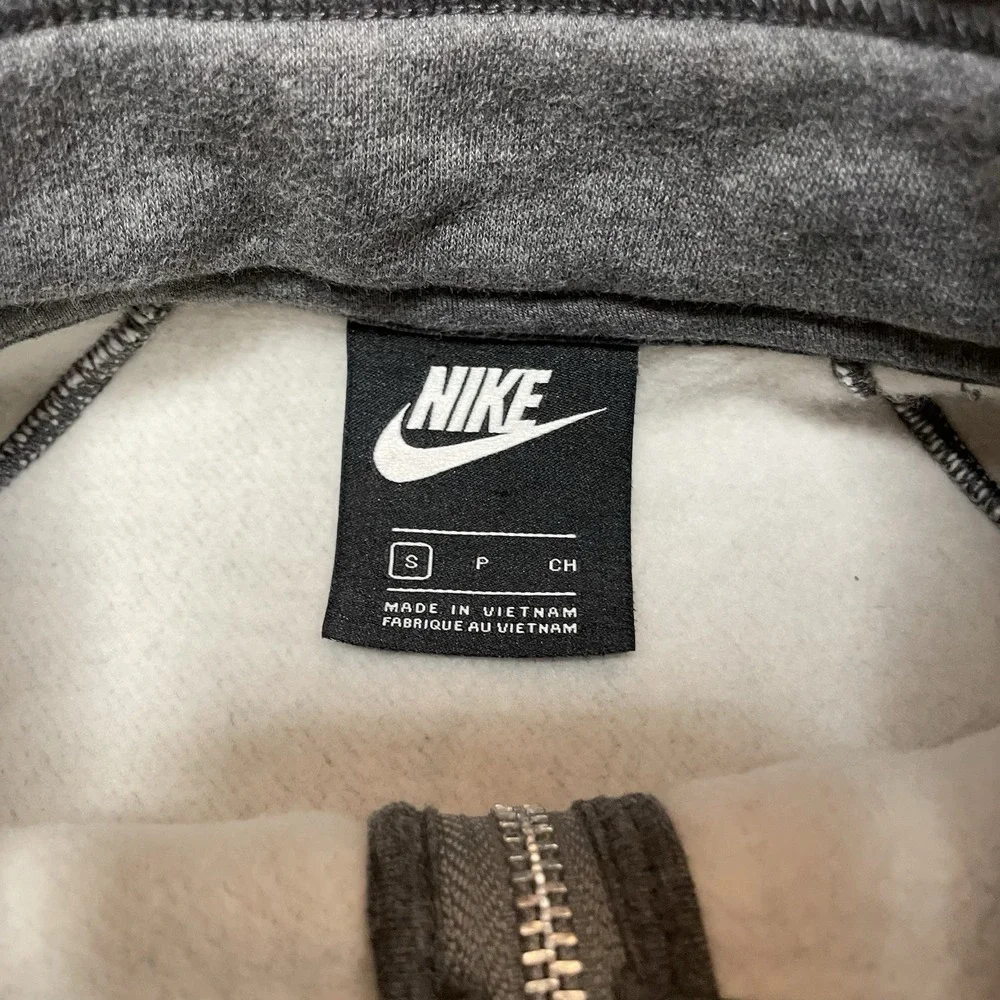 NIKE Just Do It Womens S cropped sweatshirt‎ SILVER Swoosh 1/4 Zip Pullover Gray
